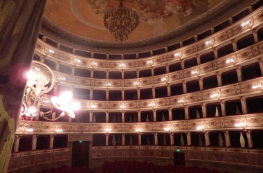 Il Teatro dell’Aquila di Fermo nella regione dei cento teatri.